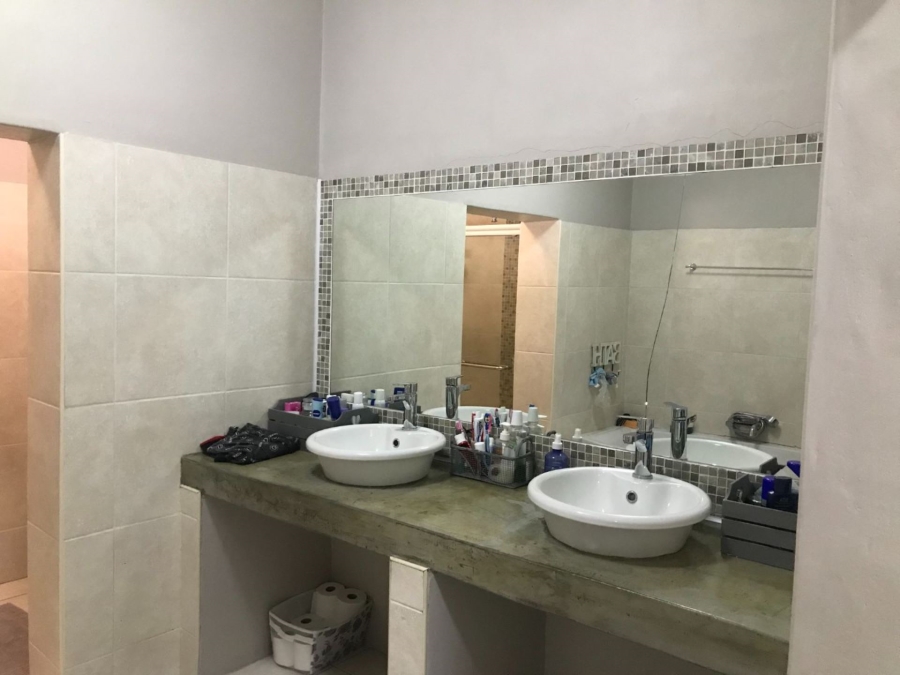 4 Bedroom Property for Sale in Die Rand Northern Cape